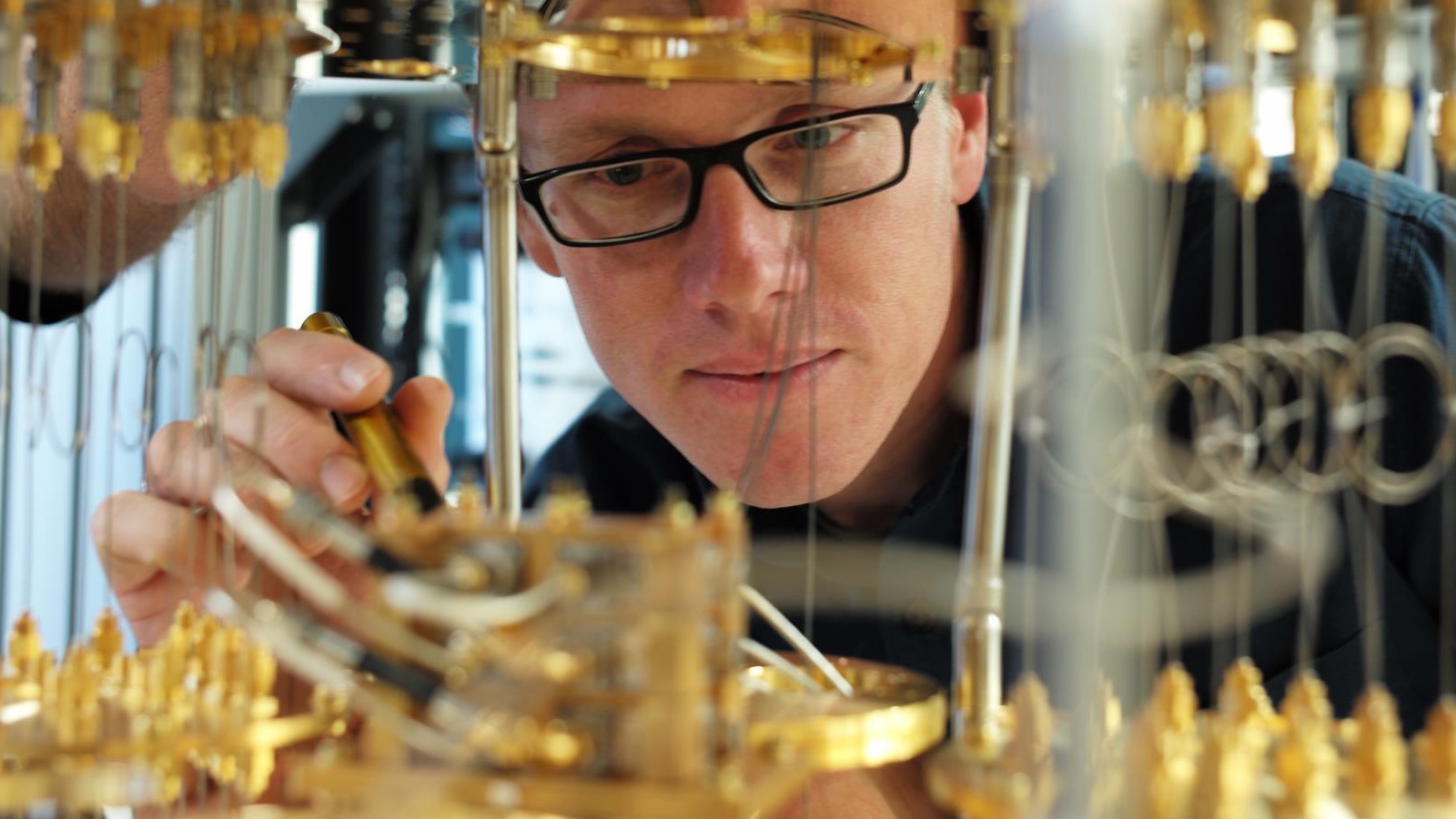 أجهزة الكمبيوتر الكمومية والأمن السيبراني: ثورة في حماية البيانات