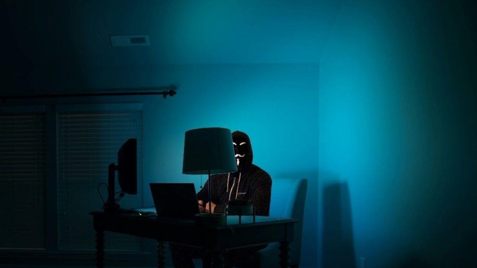 ضربة قوية للجريمة الإلكترونية.. اعتقال 306 مشتبه بهم ومصادرة 1,842 جهازًا