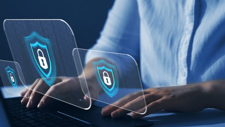 تحذير أمريكي من "ذا كوم".. شبكة إجرامية تقدم "العنف كخدمة" عبر الإنترنت