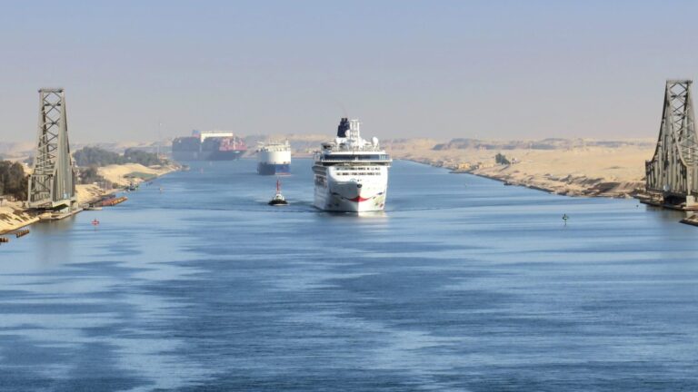 الأمن السيبراني جزء من حماية الممرات المائية.. هل تصبح الحماية الإلكترونية بديلاً للرسوم في قناتي السويس وبنما؟