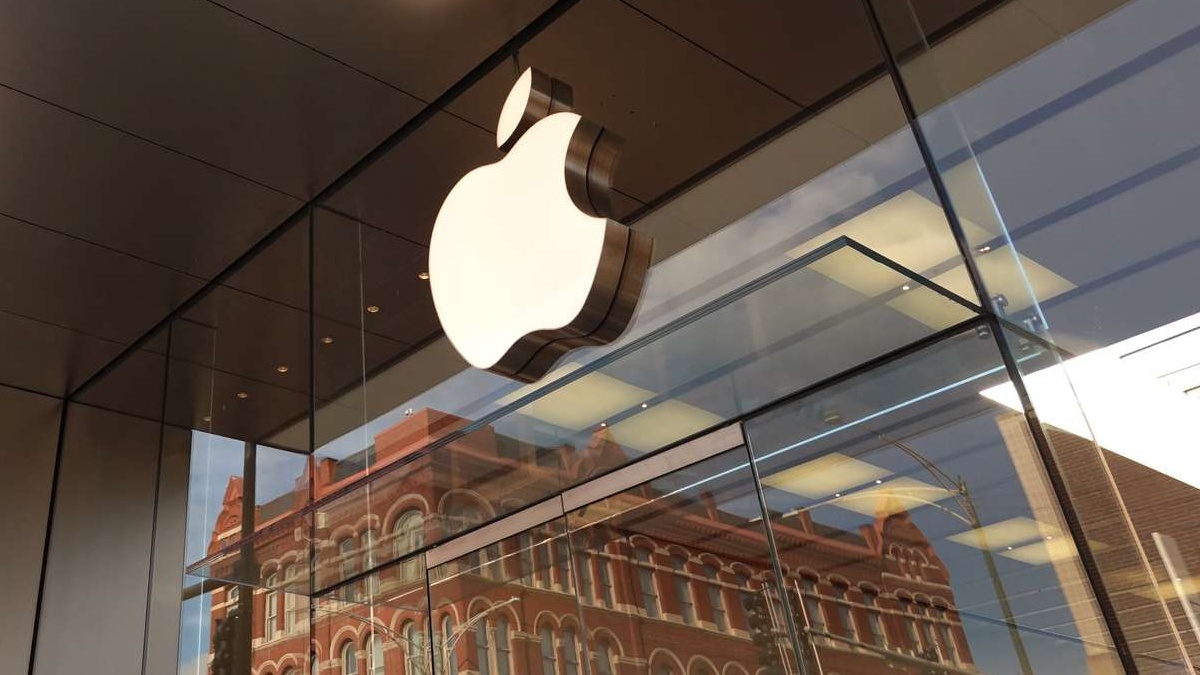 أبل تحذر مستخدمي فرنسا من حملة تجسس رابعة خلال 2025