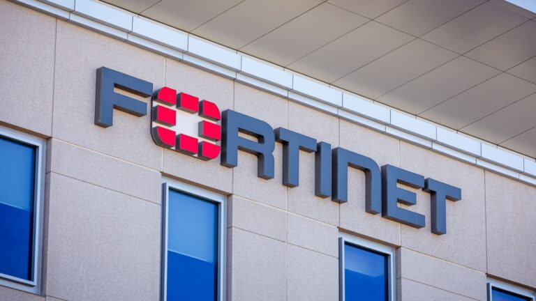 تحذير من ثغرة حرجة في FortiSIEM (CVE-2025-25256) مع استغلال نشط