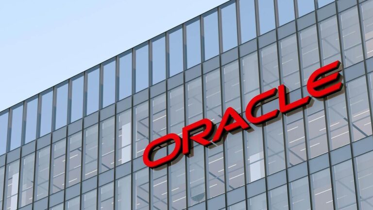 أوراكل تُصدر تحديثًا عاجلًا لإصلاح ثغرة «CVE-2025-61882» بعد استغلالها في هجمات سرقة بيانات نفّذتها مجموعة Cl0p