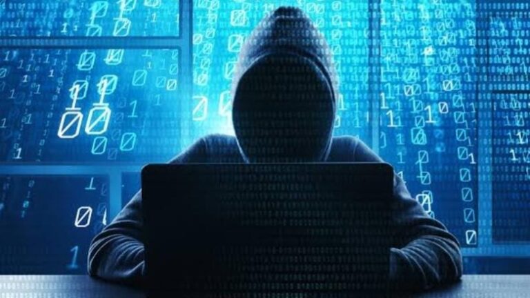 تم ضبط Detour Dog يَشغّل مصنع برمجيات خبيثة معتمدًا على DNS لتوزيع Strela Stealer