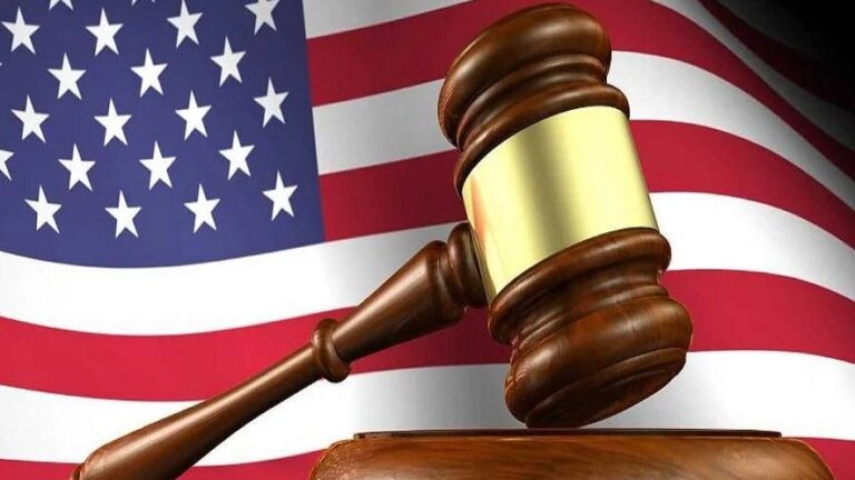 سيناتور أميركي يتهم القضاء الفيدرالي بالإهمال والتقصير بعد اختراق روسي خطير