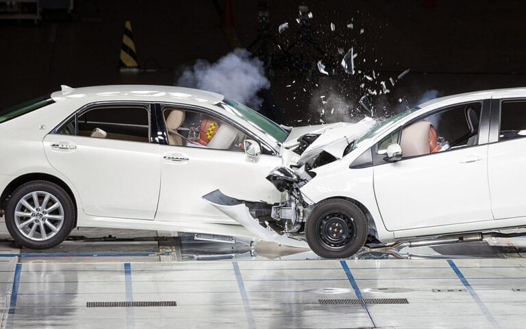 اختبارات التصادم للأمن السيبراني: لماذا تُعد محاكاة الهجوم دليلاً على الصمود لا مجرد افتراضات